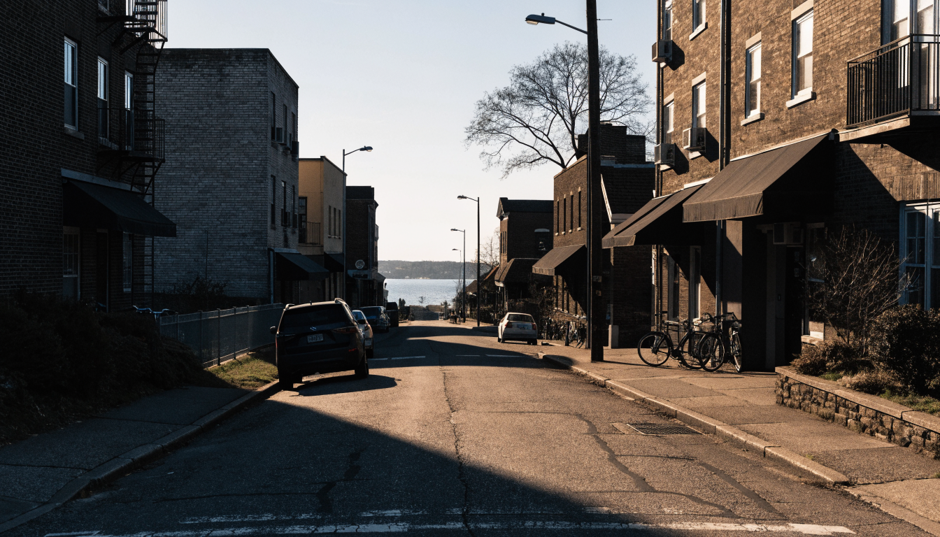 Mimico vs New Toronto: Which South Etobicoke Neighbourhood Fits You?
