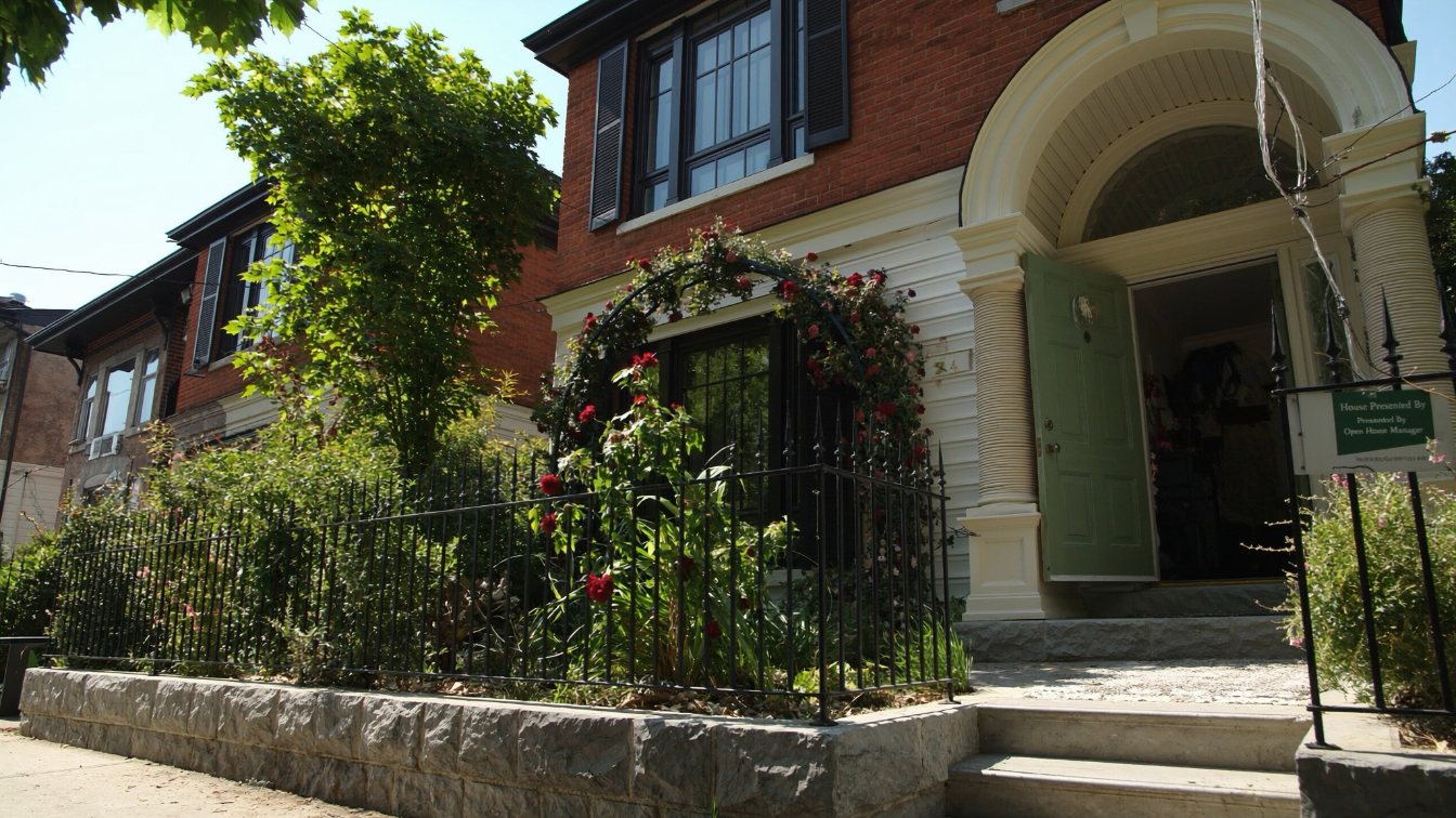 How to Sell Your Home Fast in Toronto (Without Giving It Away) (illustrative)