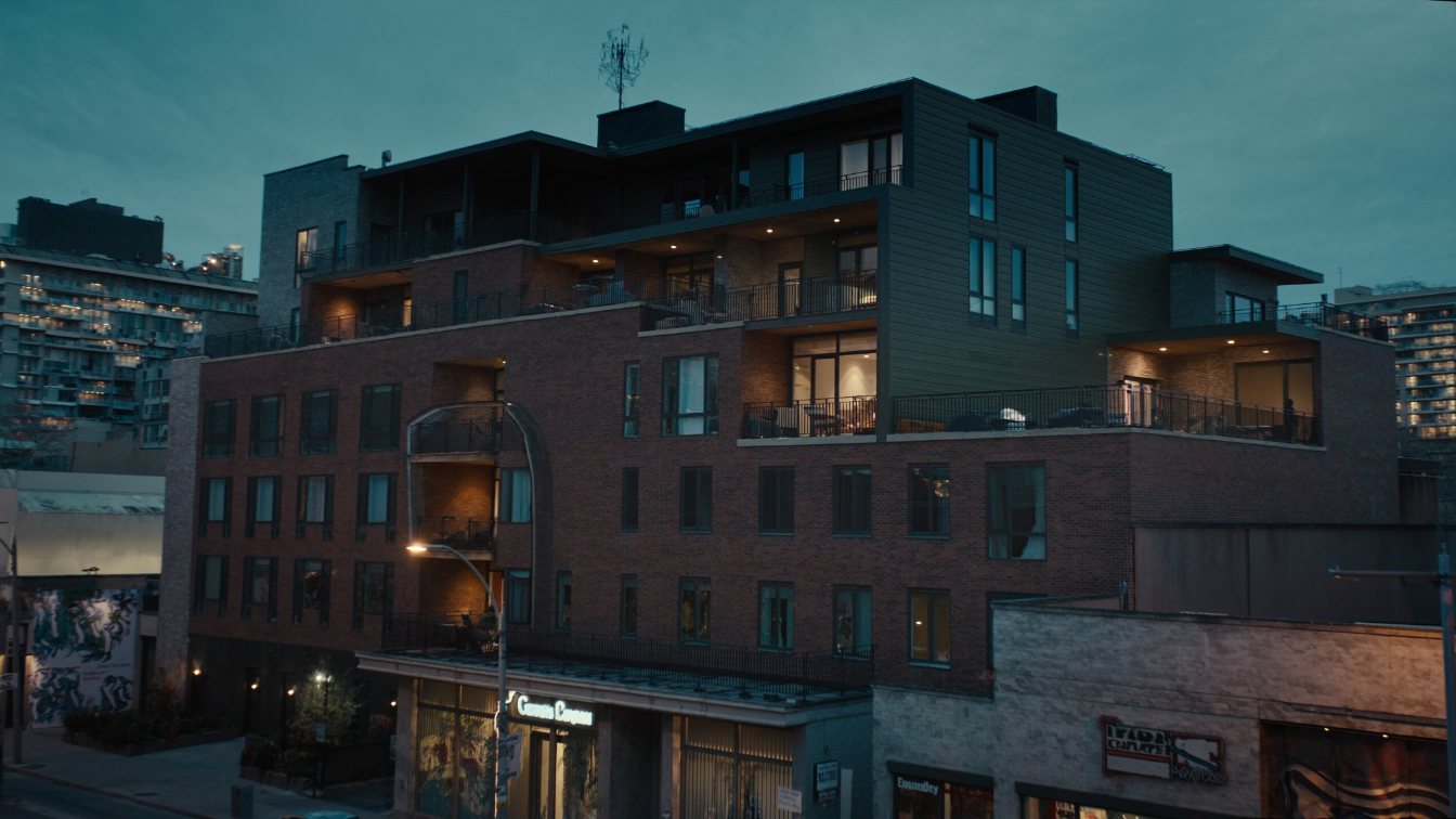 The Essex I & II, 5229–5233 Dundas St W: Compared (illustrative)