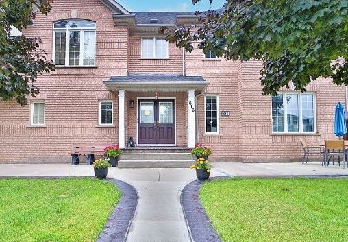 616 Garden Walk, Mississauga